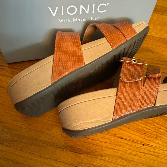 Vionic Women's Brown Sandals - Picture 6 of 7